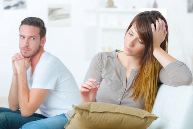 نشانه های خیانت زن: 20 نشانه خیانت زنان در زندگی زناشویی