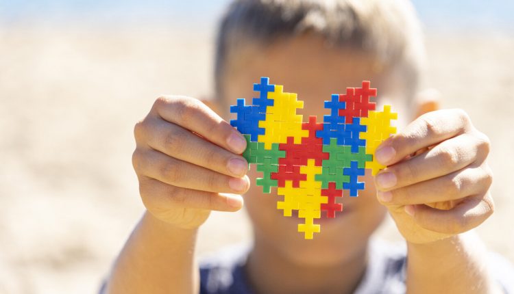 ۵۰ حقیقت درباره بیماری اوتیسم که باید بدانید
