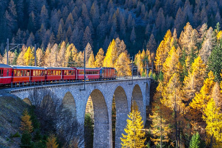خط راه آهن آلبولا/برنینا (The Albula/Bernina Railway Line)