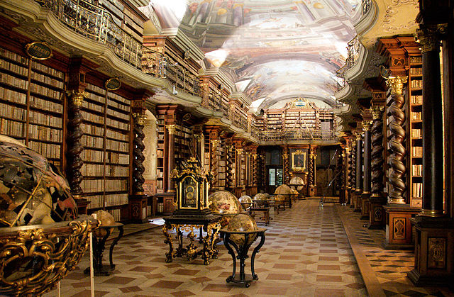 کتابخانه‌ کلمنتیوم ( The Klementinum Library)