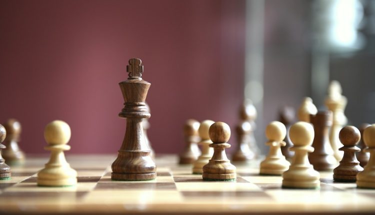 فایده بازی شطرنج برای سلامت جسم و ذهن کودکان و بزرگسالان